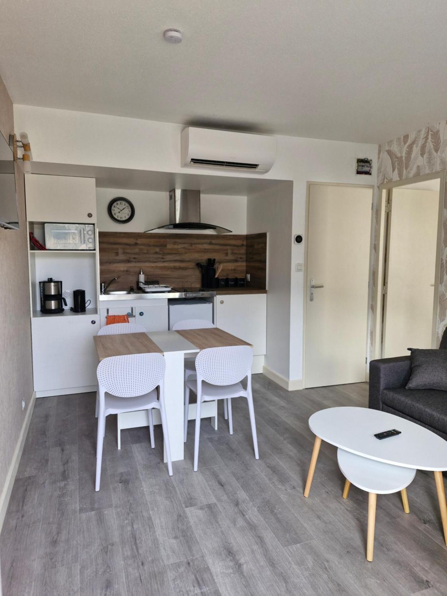 לס ואנס Hotel Le Vanseen מראה חיצוני תמונה